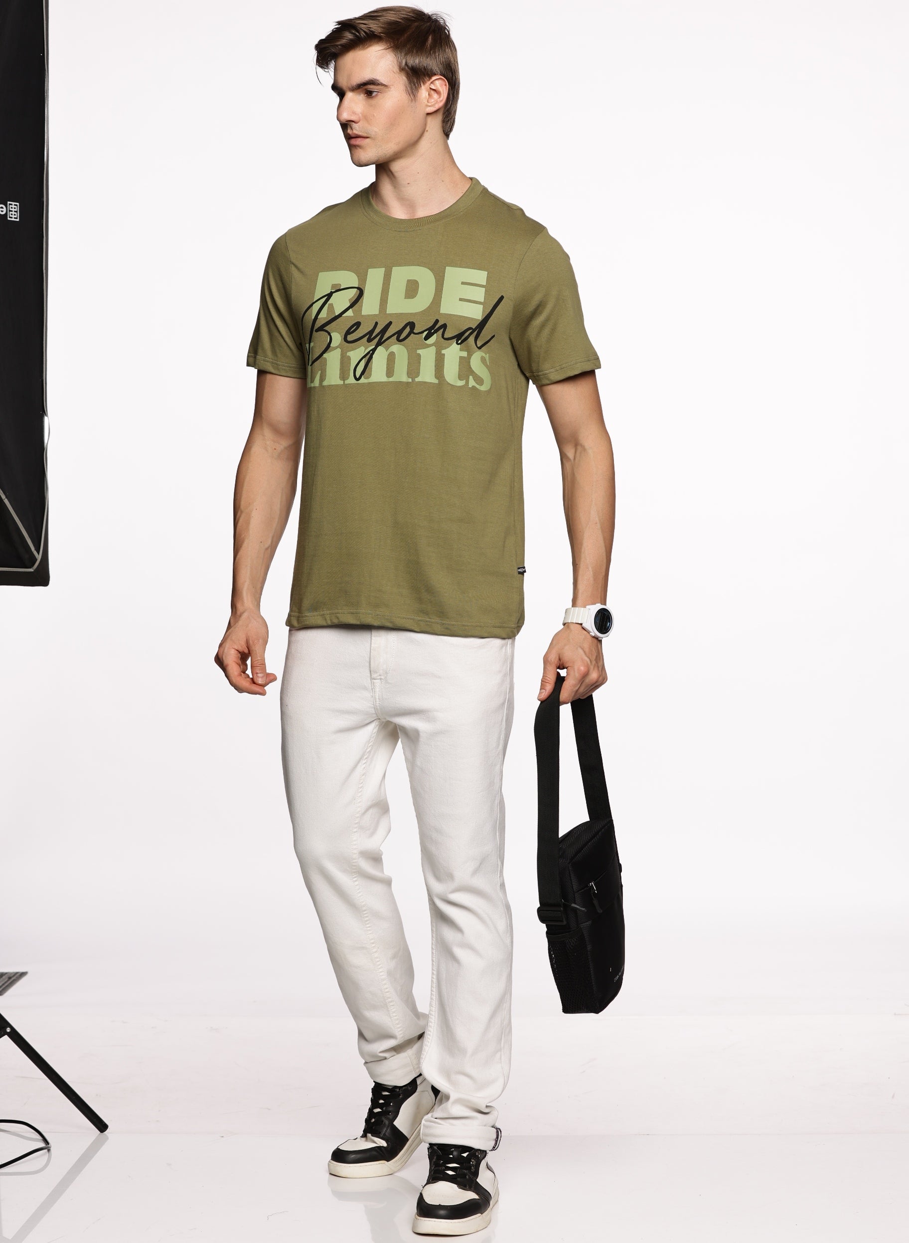 Surf's Up: Men's Half-Sleeve Wave Print Pure Cotton T-Shirt