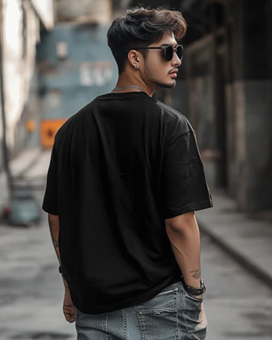 Five Sleeve Black T-Shirts: Artistic Comfort Redefined